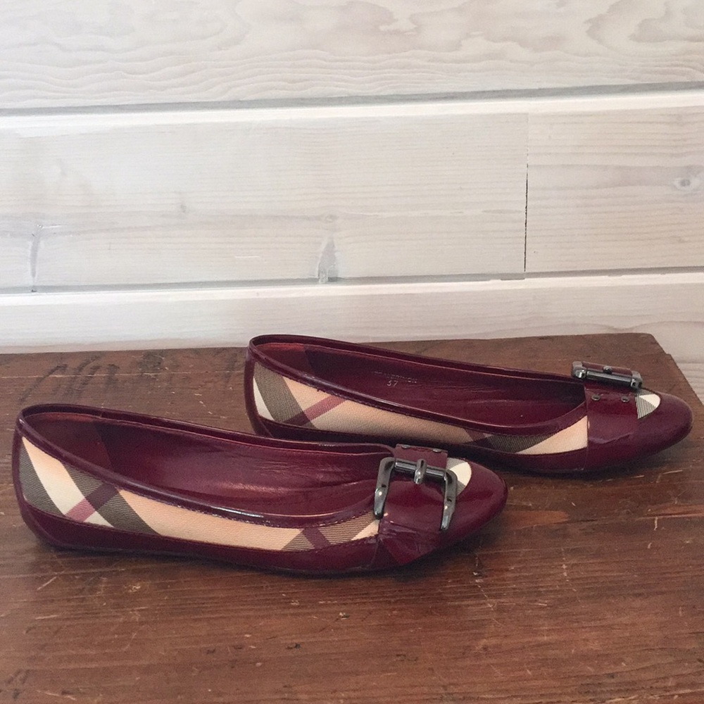 Burberry Nova check flats.
